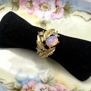 Vintage Avon Faux Fire Opal Rhinestone Leaves Gold Tone Adjustable Ring